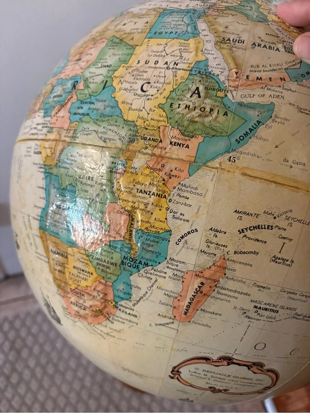 Vintage Replogle World Classic 16 inch floor Globe Detailed Map Pedestal Aged